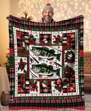 Load image into Gallery viewer, Largemouth Bass Fishing Christmas Plaid Fleece Blanket Xmas Gifts For Fishing Lovers IPHW5671